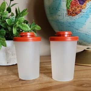 Tupperware Salt Pepper Shaker